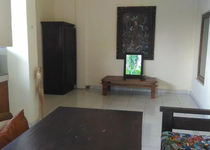 Punia's Jungle Guest house *